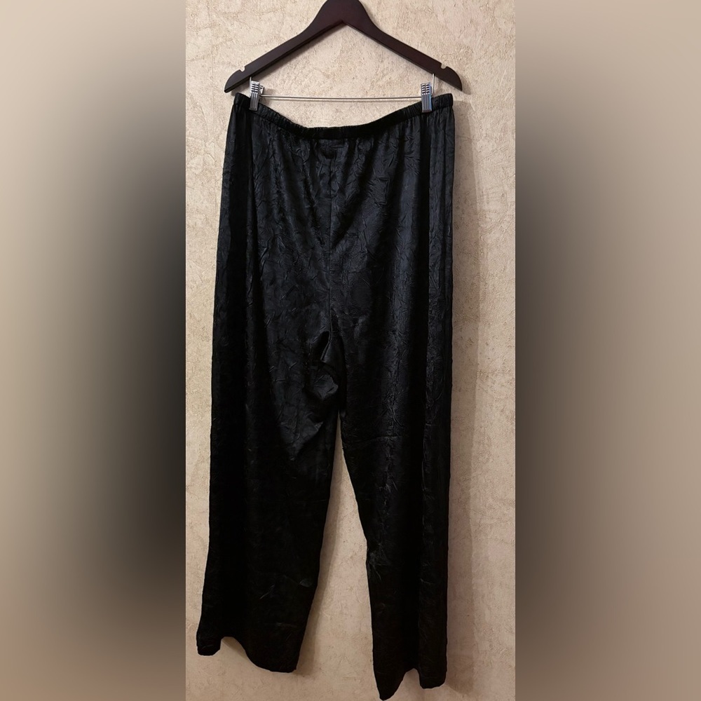 BOLD elements Textured Black Women's Trousers - Picture 4 of 7